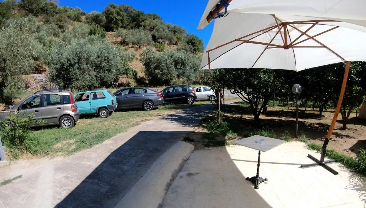 Campsite Gole Alcantara Mini Campeggio Privato Motta Camastra Italy