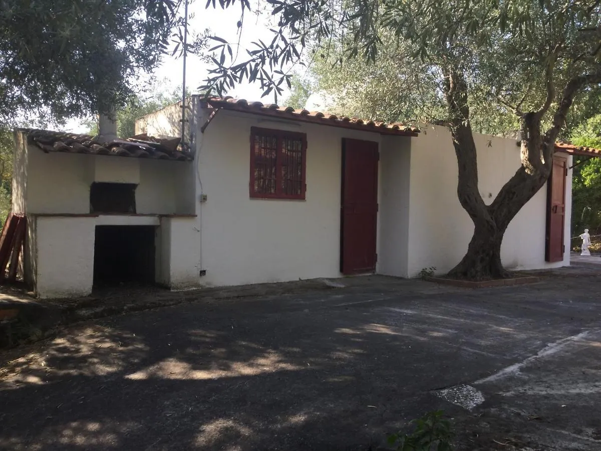 Gole Alcantara Mini Campeggio Privato Motta Camastra Campsite