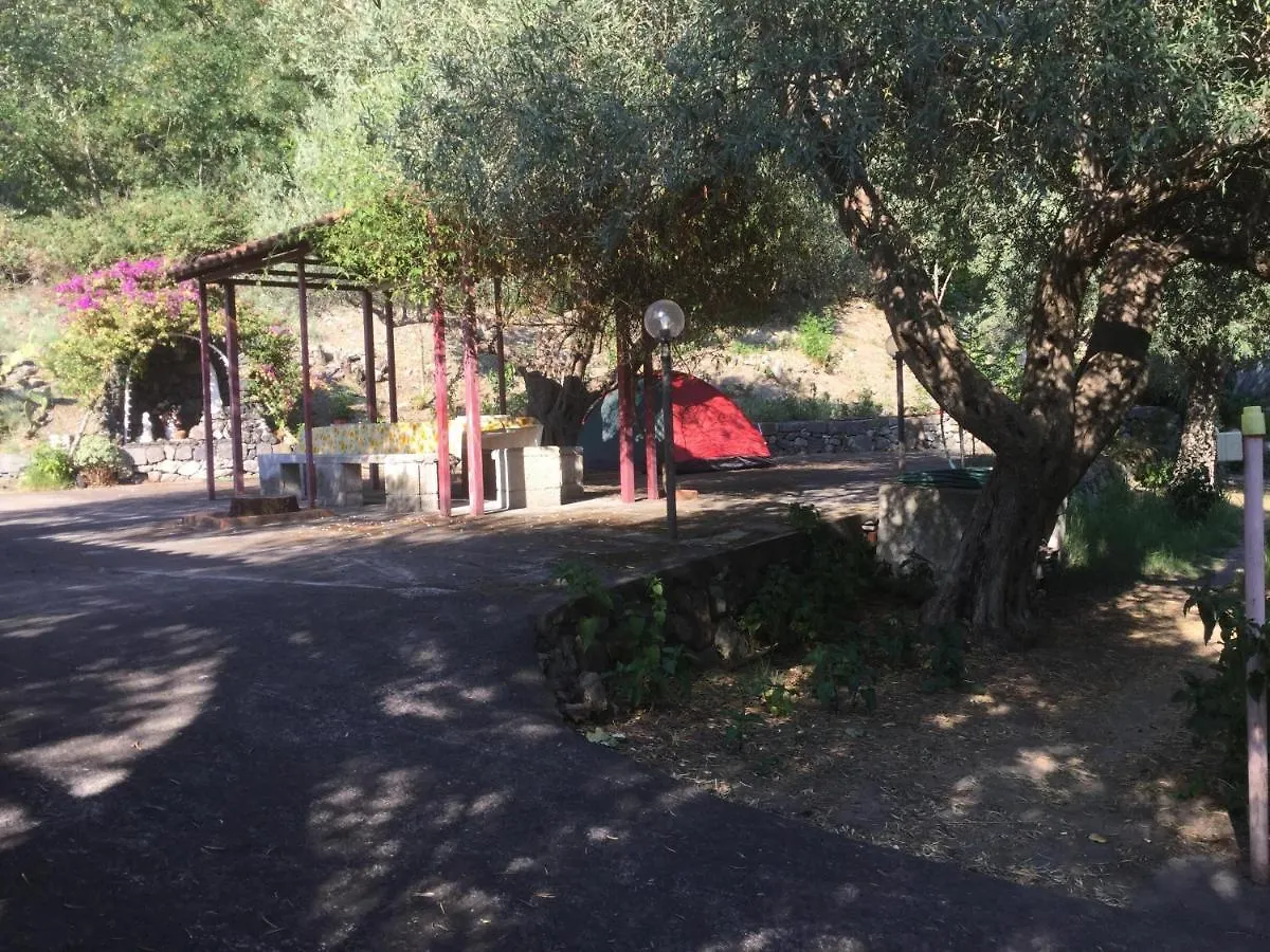 Gole Alcantara Mini Campeggio Privato Motta Camastra