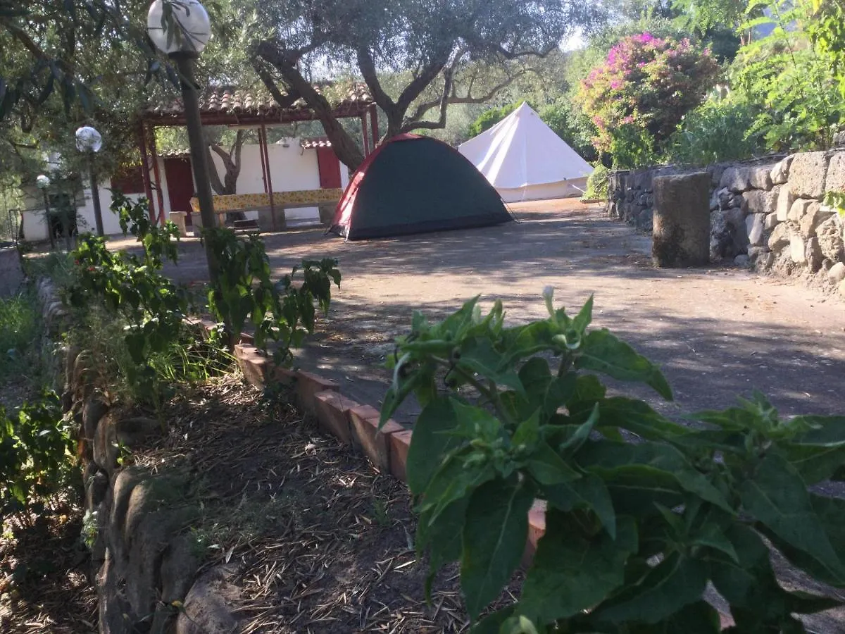 Campsite Gole Alcantara Mini Campeggio Privato Motta Camastra