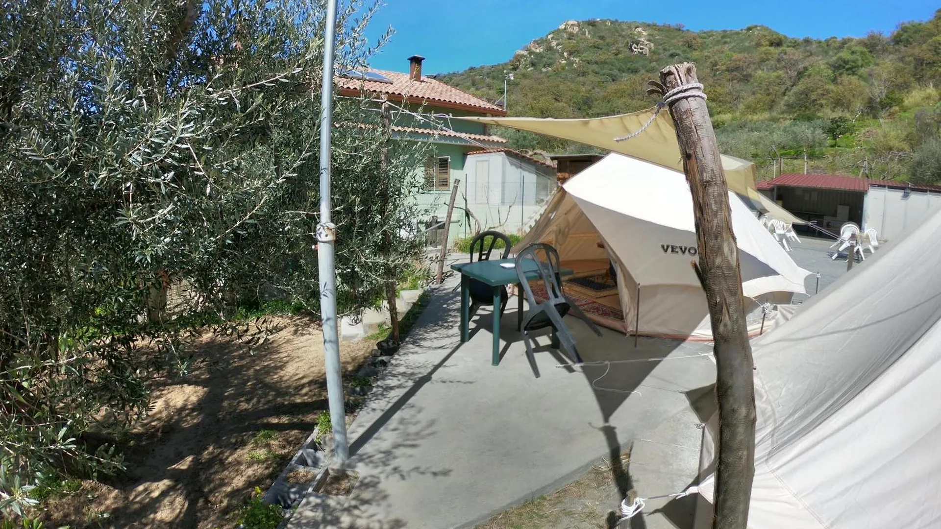 Campsite Gole Alcantara Mini Campeggio Privato Motta Camastra Italy